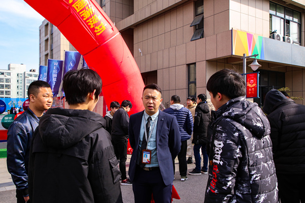 热烈祝贺南京新华2019年第一批实习生赴企就职