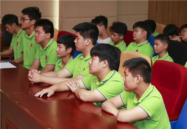 南京新华第二期新生青训营之校纪校规教育：强校规，名纪律