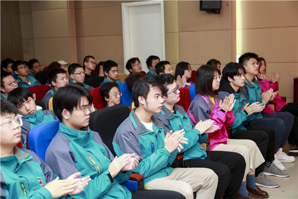 热烈祝贺南京新华景峰VR工作室项目结项与启动暨颁奖仪式圆满举行