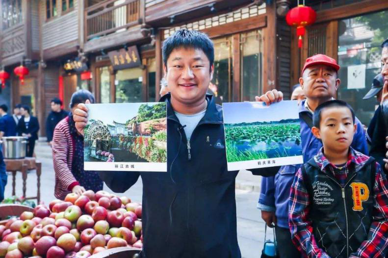 抖音达人石榴哥化身嗨学体验官，空降新华引爆直播间