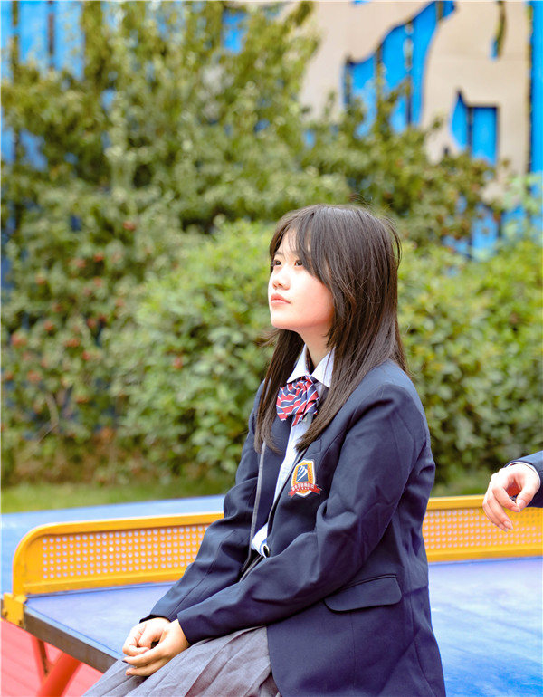 刘雨佳.jpg