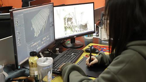 初中生想学动漫去哪个学校