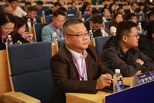 南京新华吴元红校长受邀参会